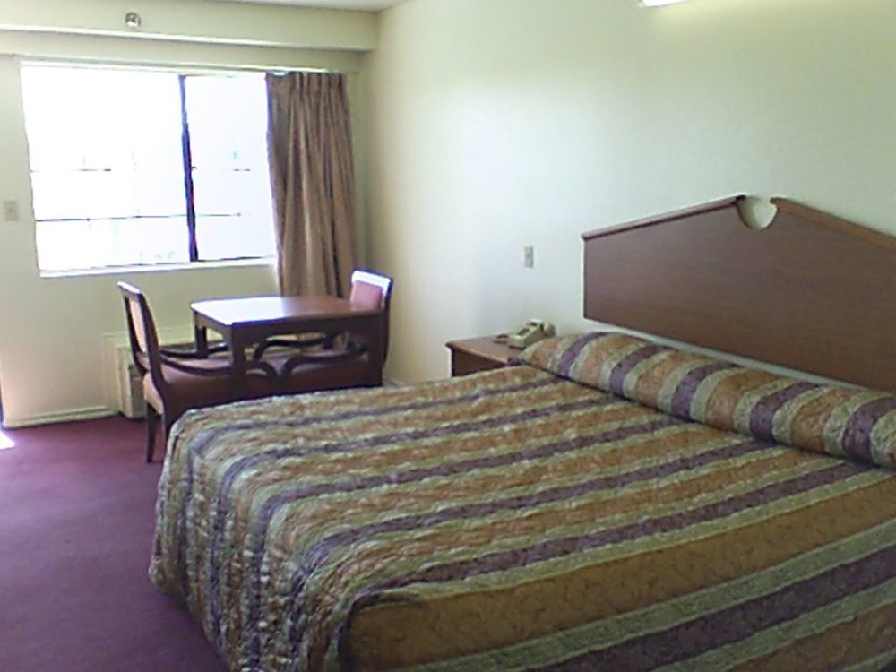 Delux Inn Мескит Стая снимка