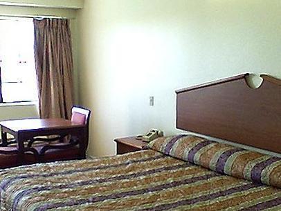 Delux Inn Мескит Екстериор снимка